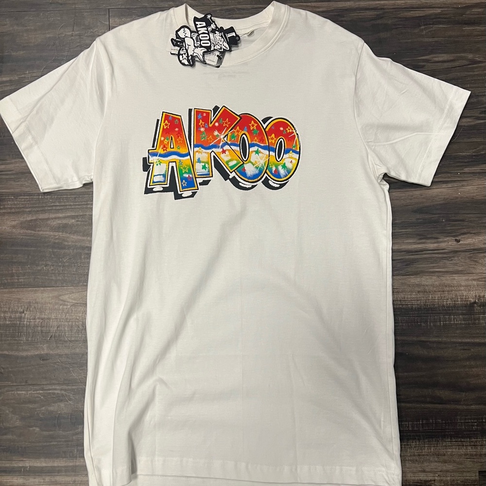 Akoo White Short Sleeve Tee with Graphic Design